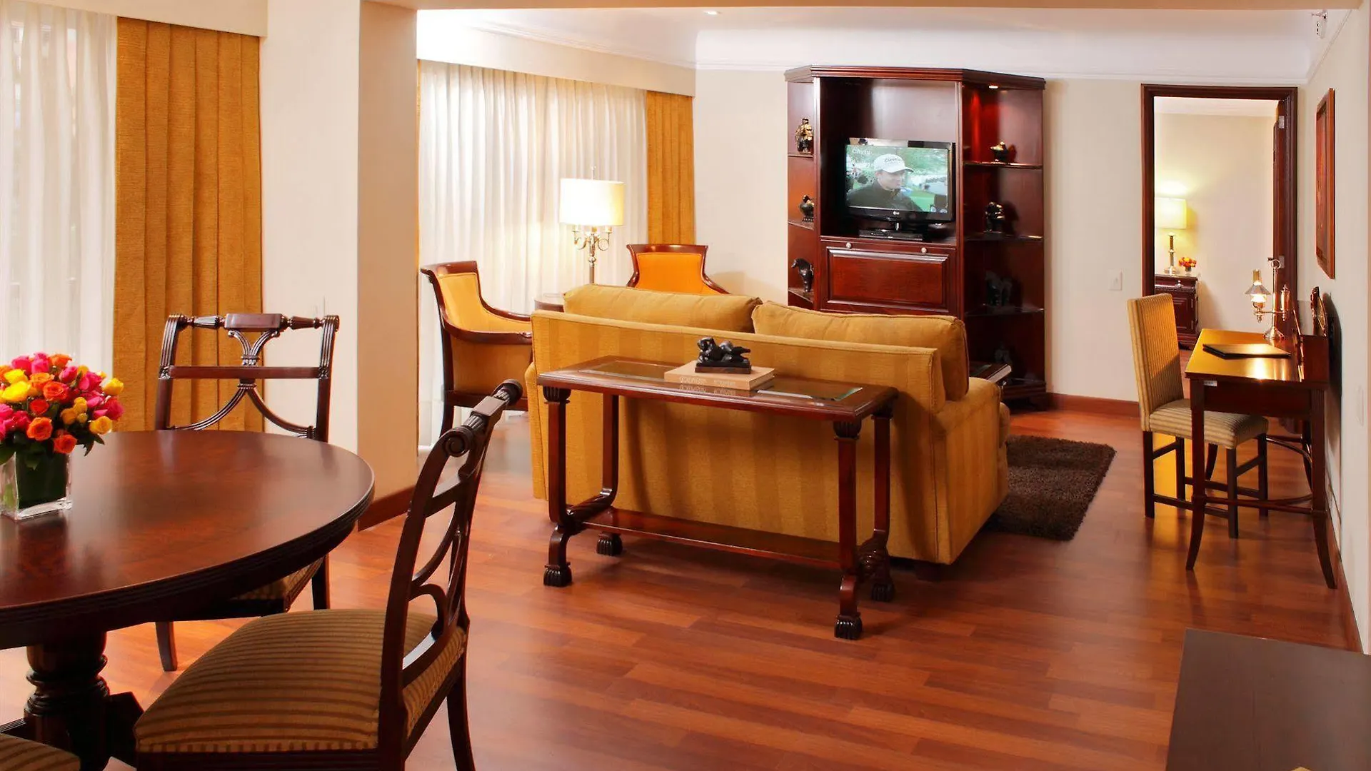 Hotel Estelar La Fontana Bogotá 5*,